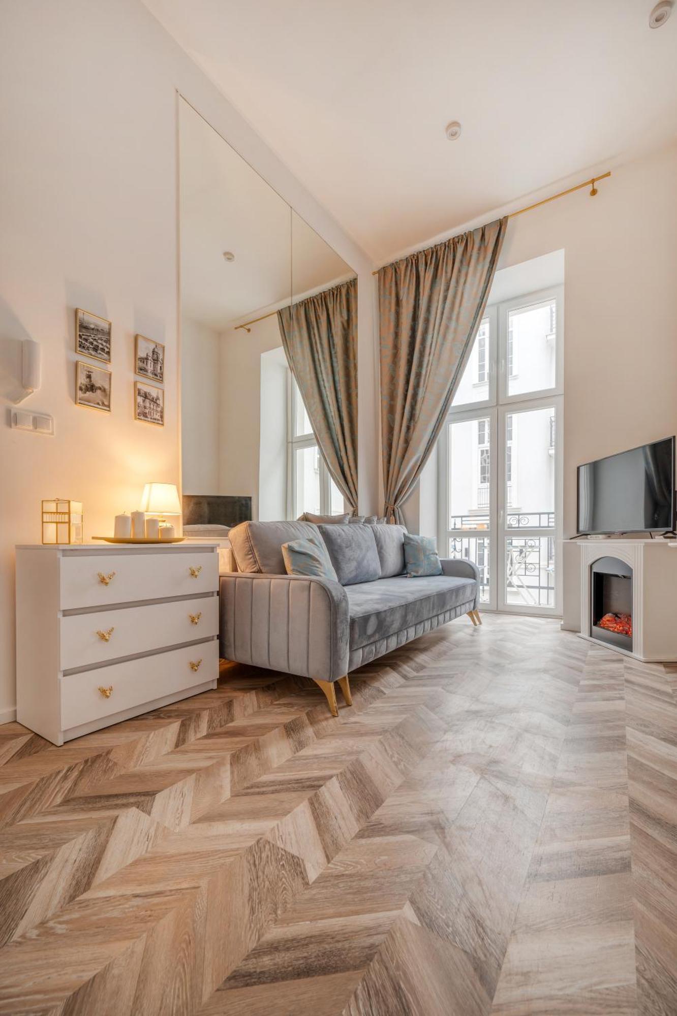 Apartment Elegant - Entresol, Balcony - By Rentujemy *
